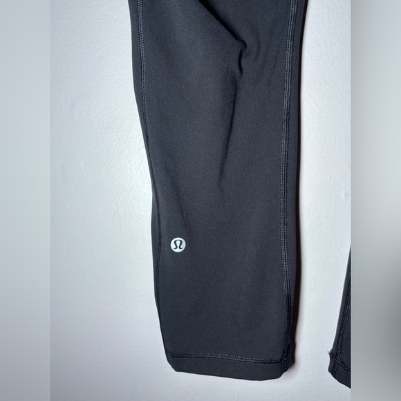 Lululemon Black Seamed Side Pockets Zipper Waistband Legging size 8 - Picture 6 of 7
